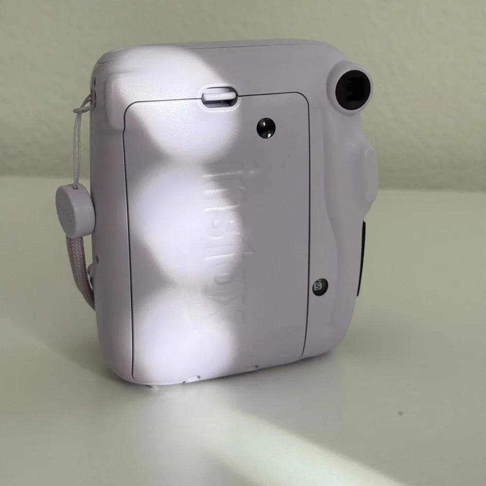 Fujifilm Instax Mini 11 Instant Camera Lilac Purple NO BATTERY COVER Untested